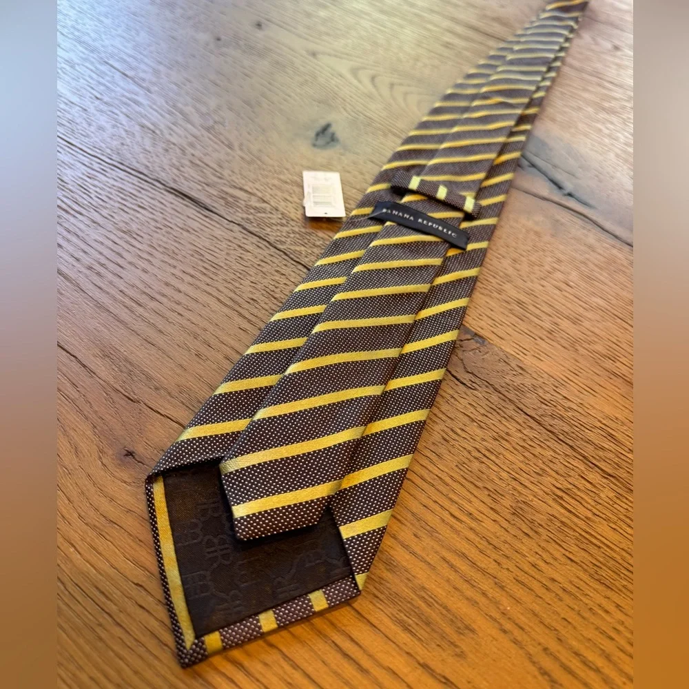 Banana Republic / NWT Men’s Striped Silk Tie - Picture 6 of 8